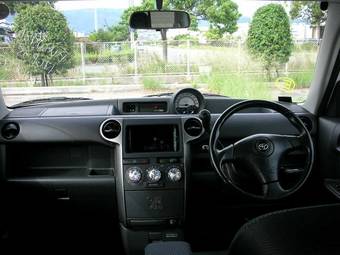 2005 Toyota bB Images