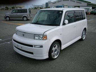 2005 Toyota bB Pictures