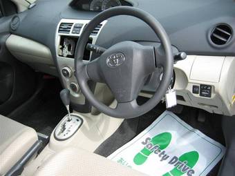 2006 Toyota Belta Pictures