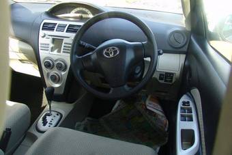2006 Toyota Belta Wallpapers