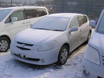 2003 Toyota Caldina Pics