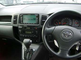 2003 Toyota Corolla Spacio Images