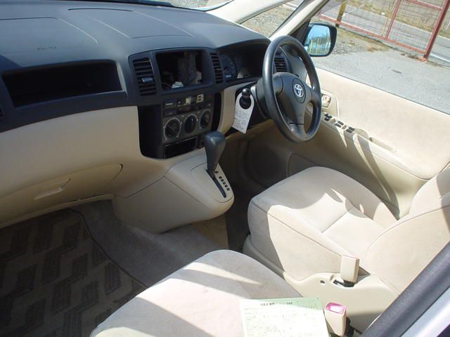 2004 Toyota Corolla Spacio