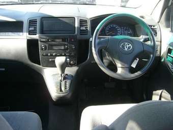 2004 Toyota Corolla Spacio Photos