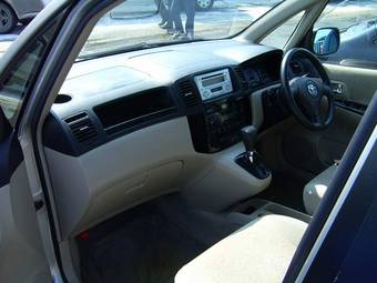 2004 Toyota Corolla Spacio Pictures