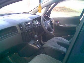 2004 Toyota Corolla Spacio Images