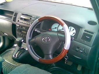 2004 Toyota Corolla Spacio Pics