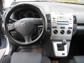 2005 Toyota Corolla Verso Pictures