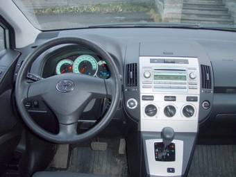 2008 Toyota Corolla Verso Pictures