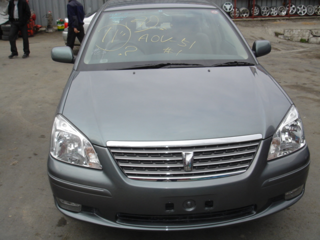 2 Toyota Corona Premio Photos