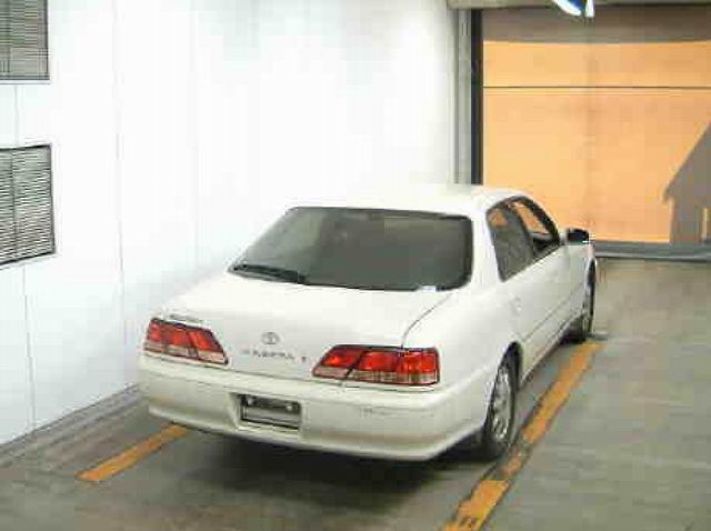 1999 Toyota Cresta Pictures