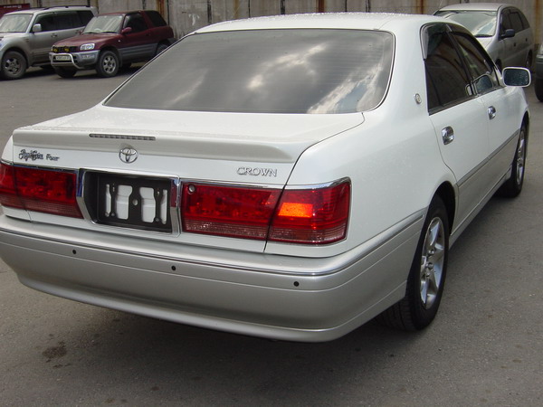 2001 Toyota Crown Wallpapers