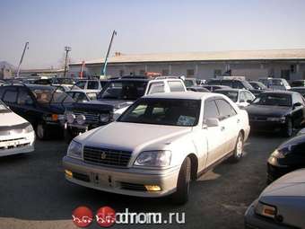 2001 Toyota Crown Wallpapers