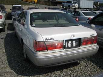 2001 Toyota Crown Pictures
