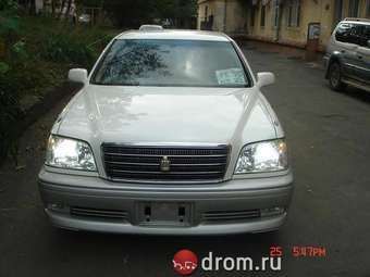 2002 Toyota Crown Images