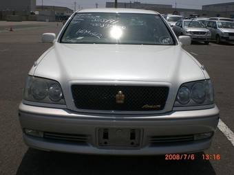 2002 Toyota Crown Photos