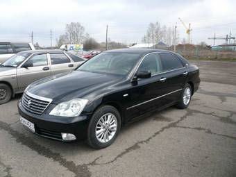 2005 Toyota Crown Pictures