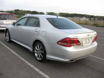 2009 Toyota Crown Pictures