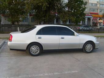 2002 Toyota Crown Majesta Pictures