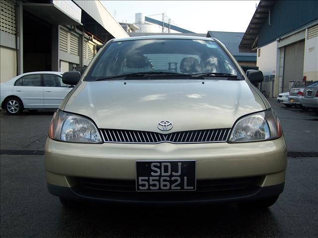 2001 Toyota Echo Pictures