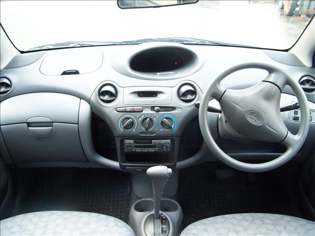 2001 Toyota Echo Photos