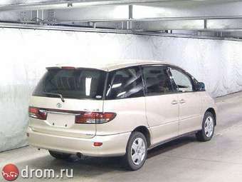2004 Toyota Estima Pics