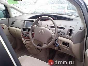 2004 Toyota Estima For Sale