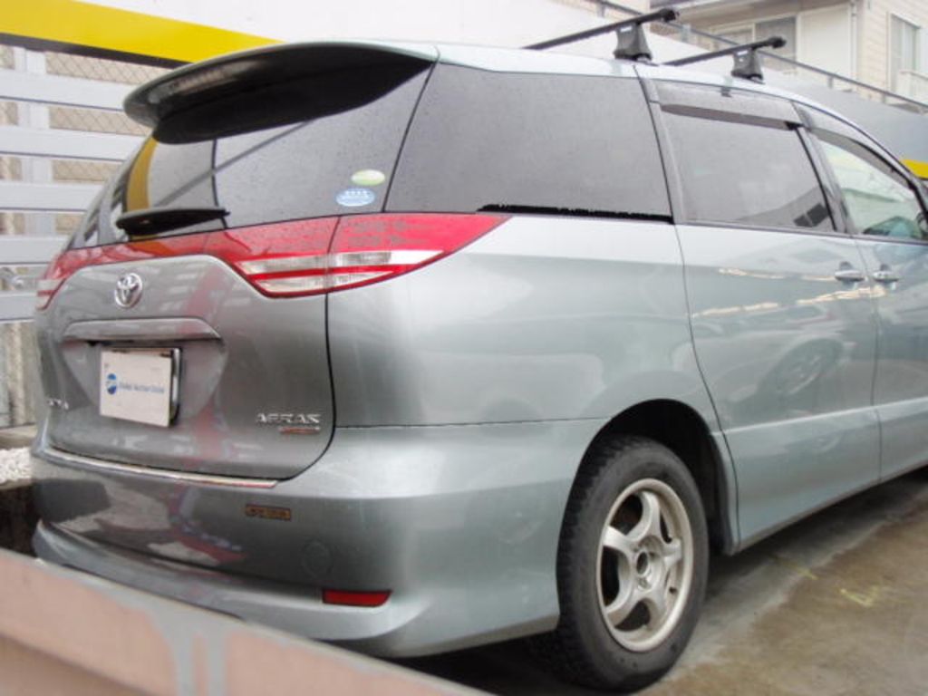 2006 Toyota Estima