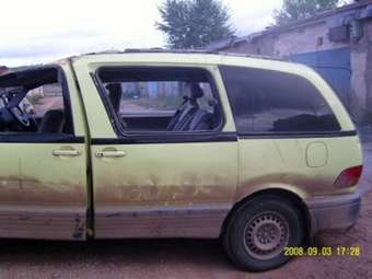 Toyota Estima Lucida