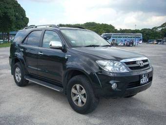 2005 Toyota Fortuner Pictures
