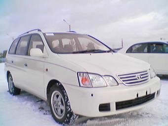 2000 Toyota GAIA