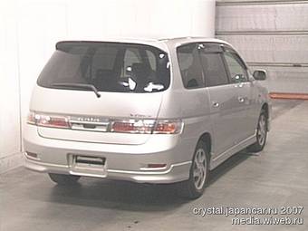2002 Toyota Gaia Pictures