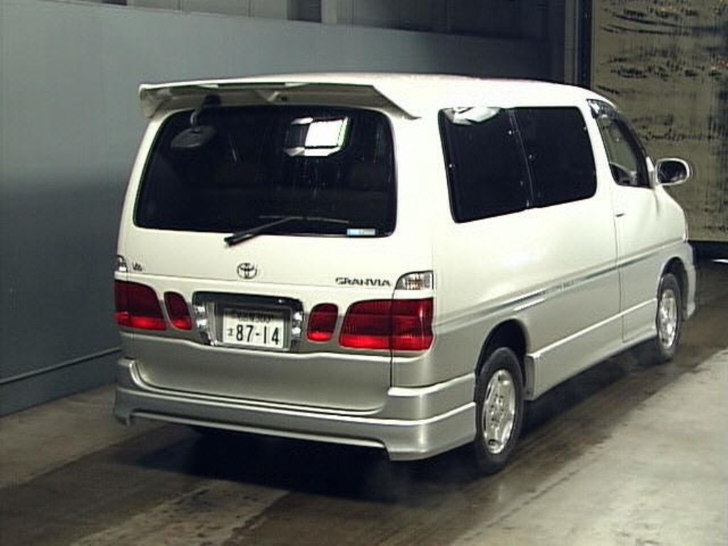 2000 Toyota Grand Hiace