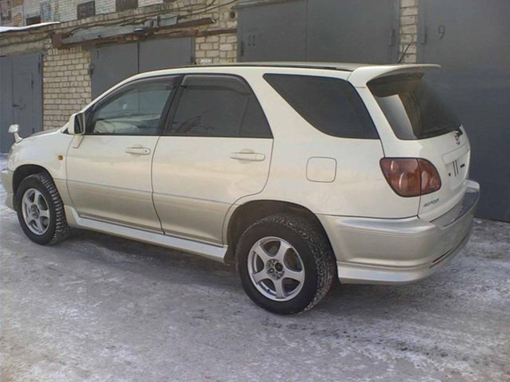 1999 Toyota Harrier