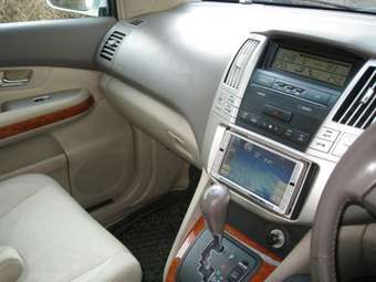 2003 Toyota Harrier Images