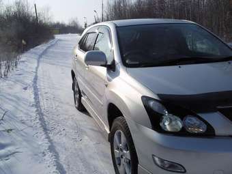 2004 Toyota Harrier Images