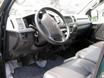 2010 Toyota Hiace Pictures