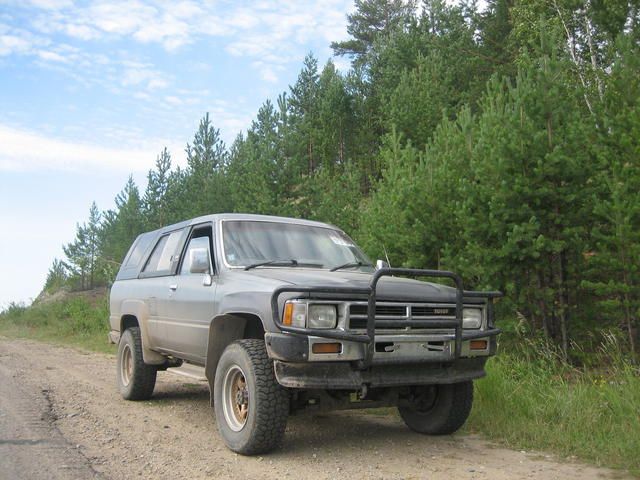 Toyota Hilux Surf 2009. Toyota Hilux Surf 1998.