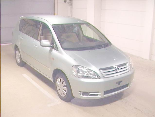 2001 Toyota Ipsum Photos