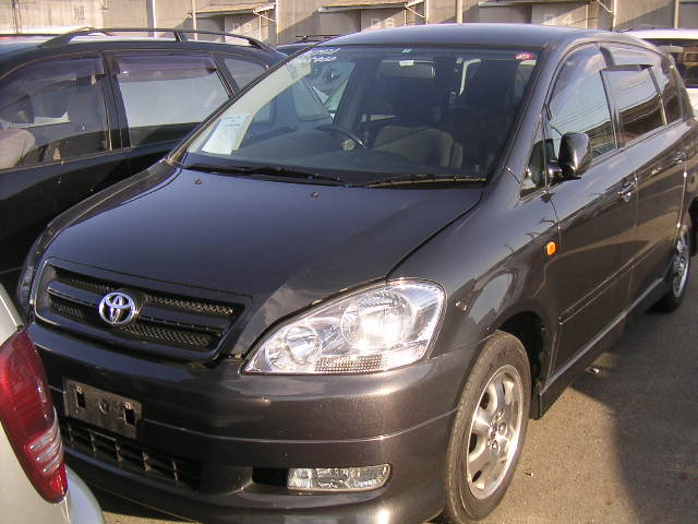 2001 Toyota Ipsum Images