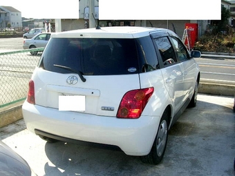 2003 Toyota ist