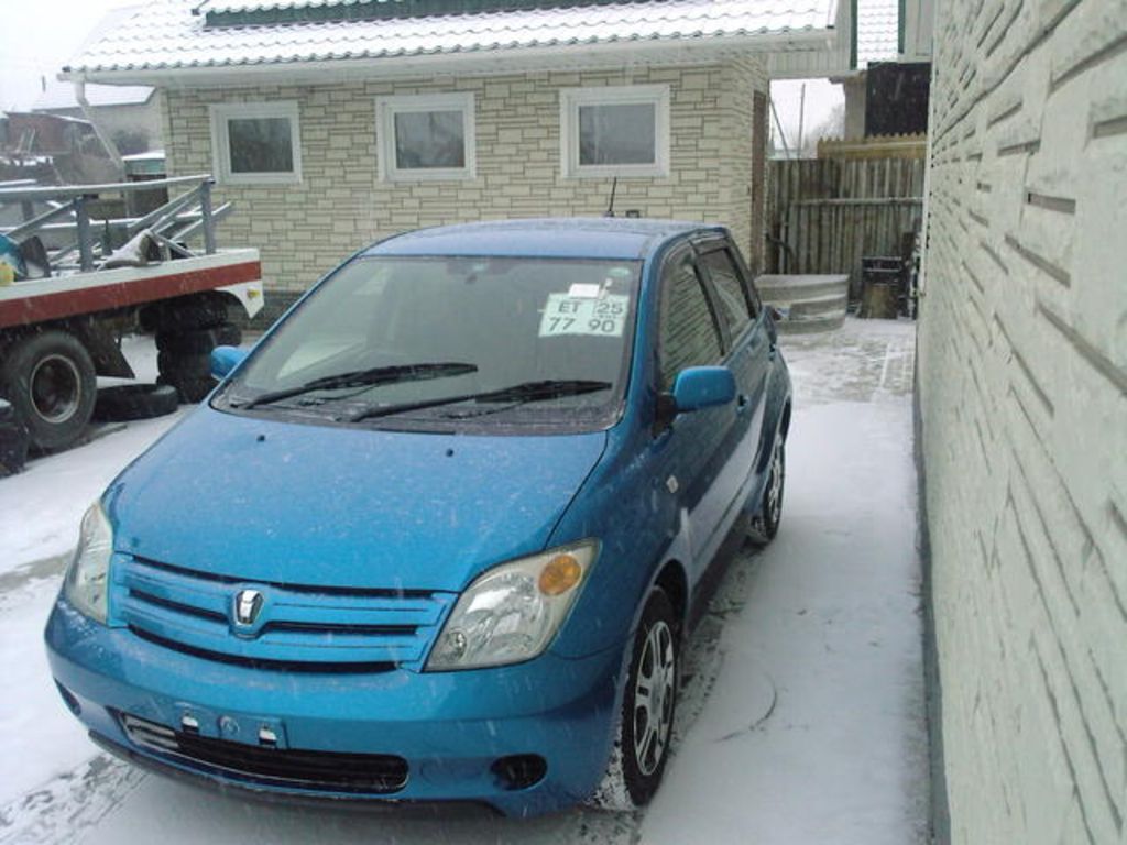 2003 Toyota ist