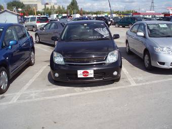 2003 Toyota ist Photos