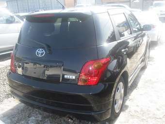 2004 Toyota ist Images