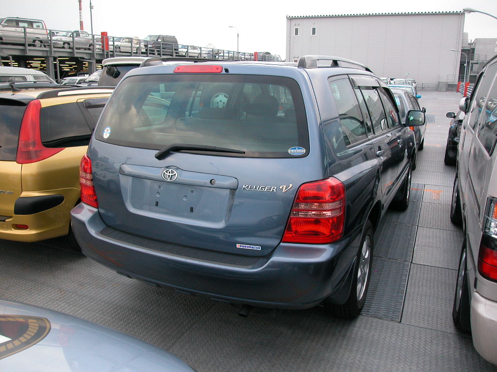 2001 Toyota Kluger V Photos