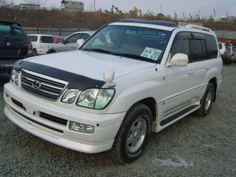 2004 Toyota Land Cruiser Cygnus Pictures