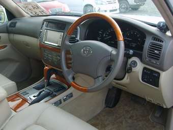 2004 Toyota Land Cruiser Cygnus Photos