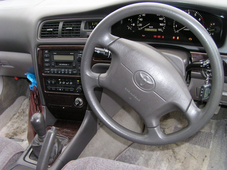 1998 Toyota Mark II Photos