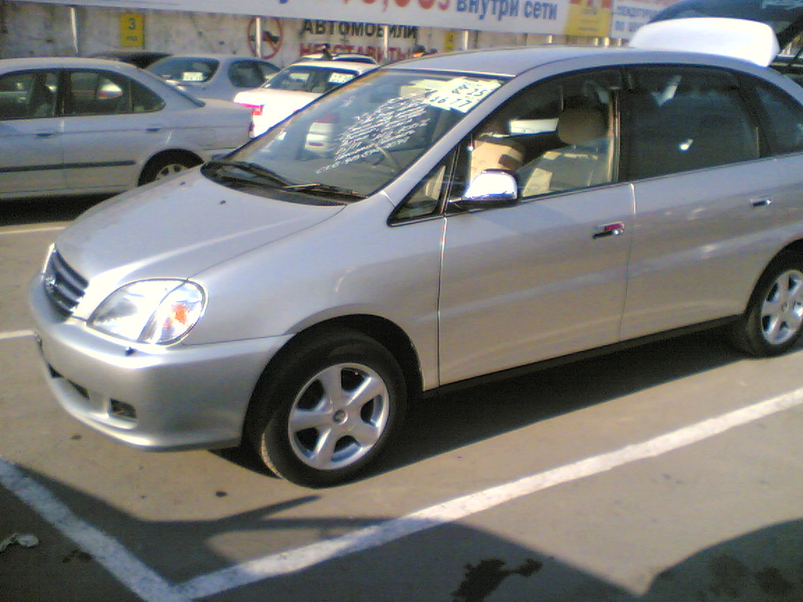 2002 Toyota Nadia