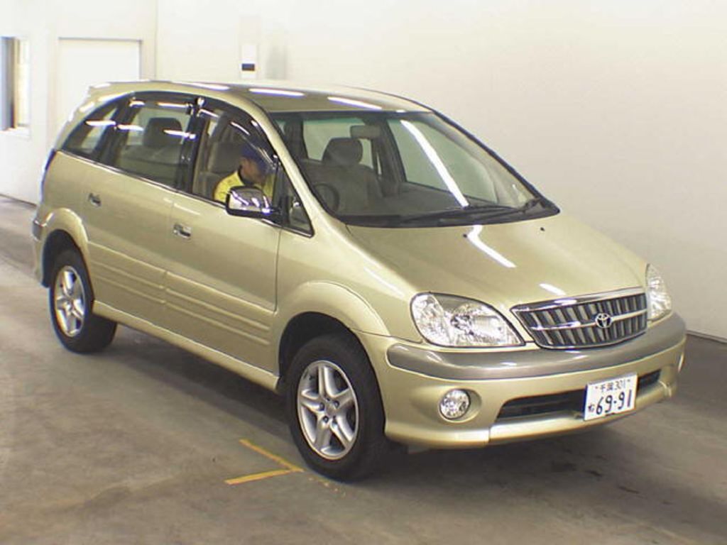 2002 Toyota Nadia